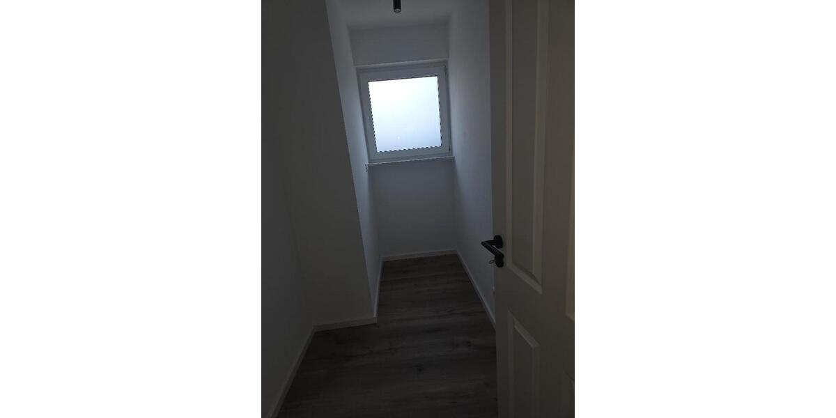 Erdgeschoßwohnung Eschborn - 5 Zimmer, 133 m&sup2;, 1.850&euro; | Angebot:26621148