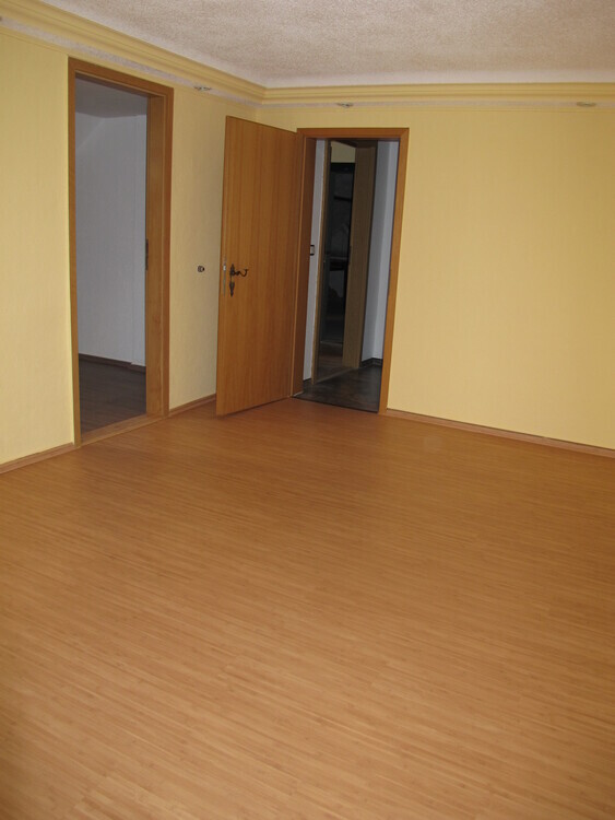Drei-Zimmer-Dachwohnung in ruhiger Lage mit guter Fernsicht 3 zimmer
