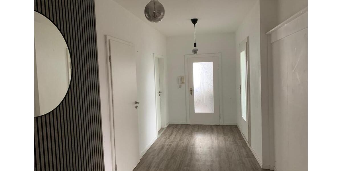 Dachgeschoßwohnung Johanngeorgenstadt - 6 Zimmer, 120 m&sup2;, 750&euro; | Angebot:24775379