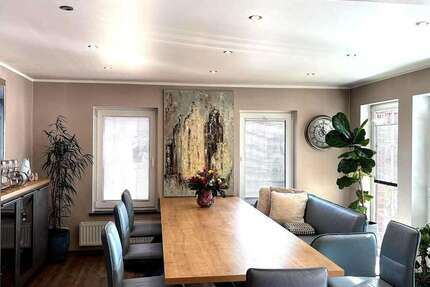 Haus Krummhörn - 5 Zimmer, 220 m&sup2;, 2.640&euro; | Angebot:26100319