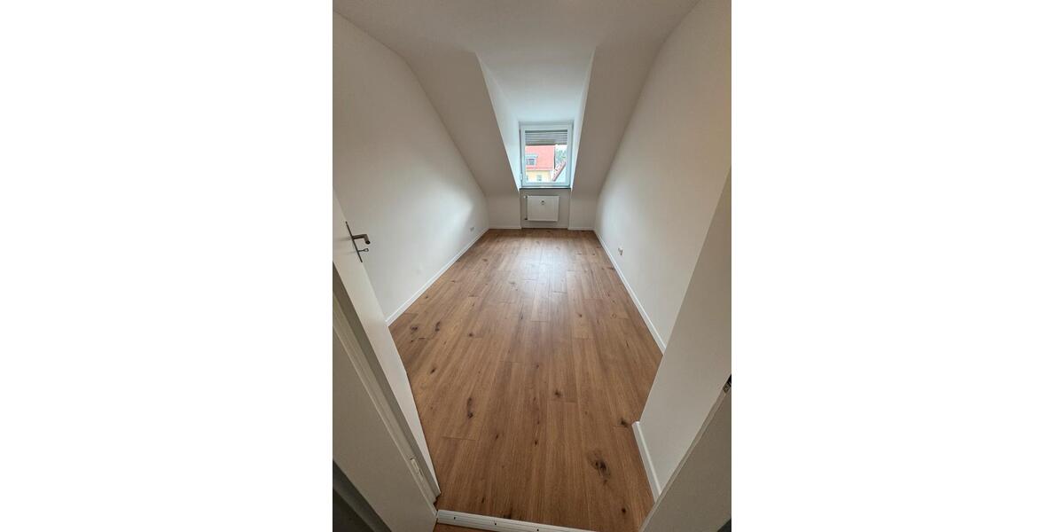 Dachgeschoßwohnung Nürnberg Altenfurt - 3 Zimmer, 75 m&sup2;, 1.200&euro; | Angebot:26049421