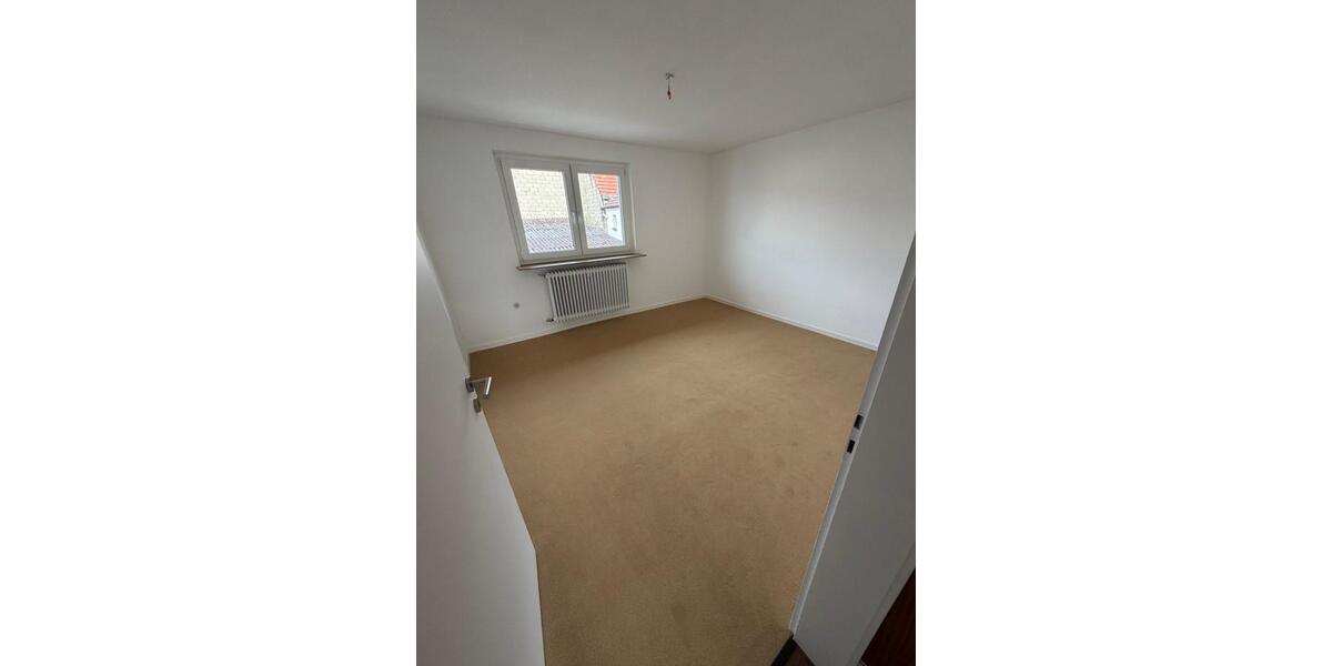 Einfamilienhaus Poppenhausen - 7 Zimmer, 215 m&sup2;, 1.890&euro; | Angebot:26052533
