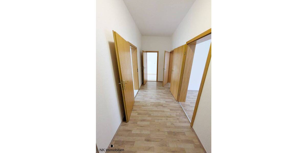 Etagenwohnung Waldenburg - 2 Zimmer, 75 m&sup2;, 300&euro; | Angebot:26758898