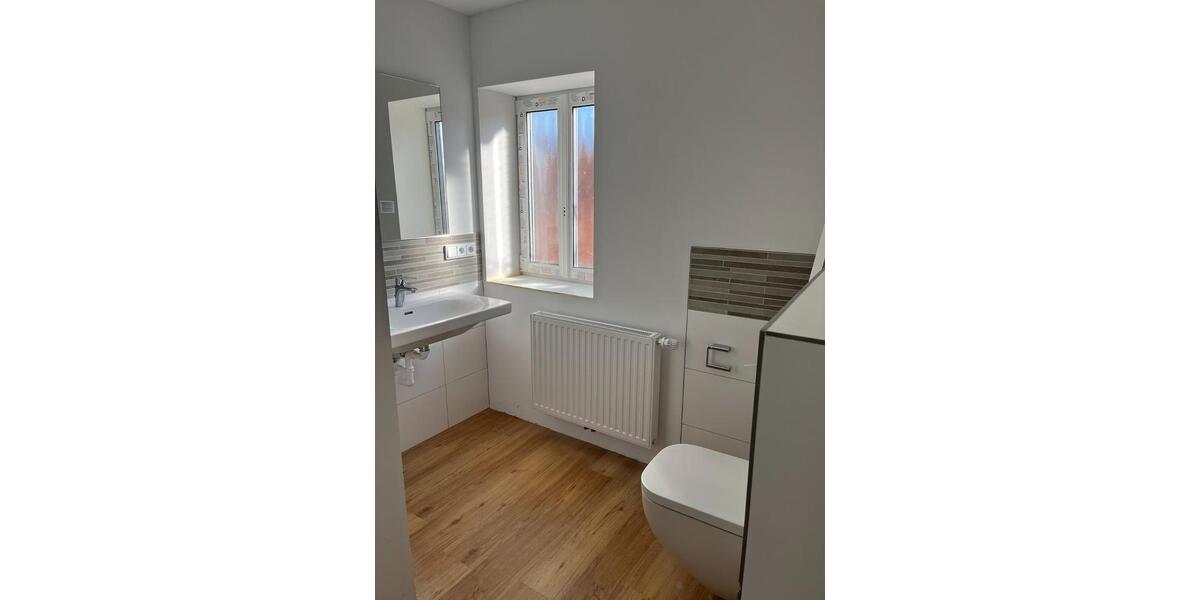 Etagenwohnung Bergen - 4 Zimmer, 136 m&sup2;, 1.100&euro; | Angebot:25823995