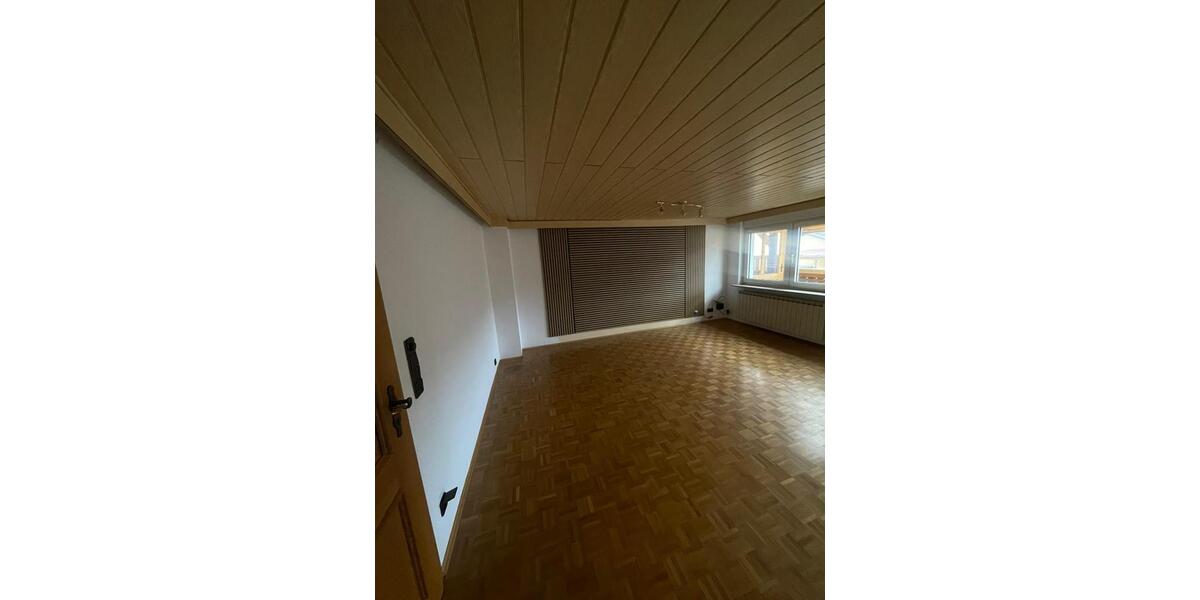 Etagenwohnung Herrieden - 4 Zimmer, 100 m&sup2;, 890&euro; | Angebot:26343060