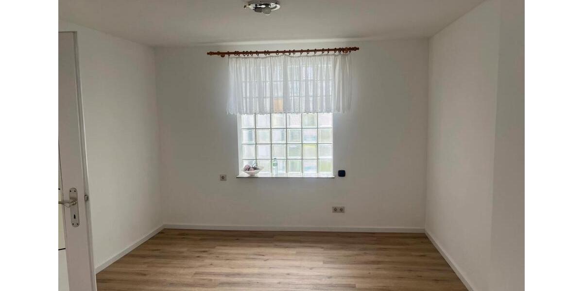 Etagenwohnung Neckartenzlingen - 4 Zimmer, 112 m&sup2;, 1.400&euro; | Angebot:26692449