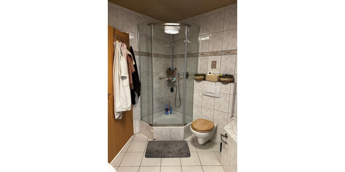 Dachgeschoßwohnung Dingolfing - 4.5 Zimmer, 110 m&sup2;, 1.300&euro; | Angebot:25936868