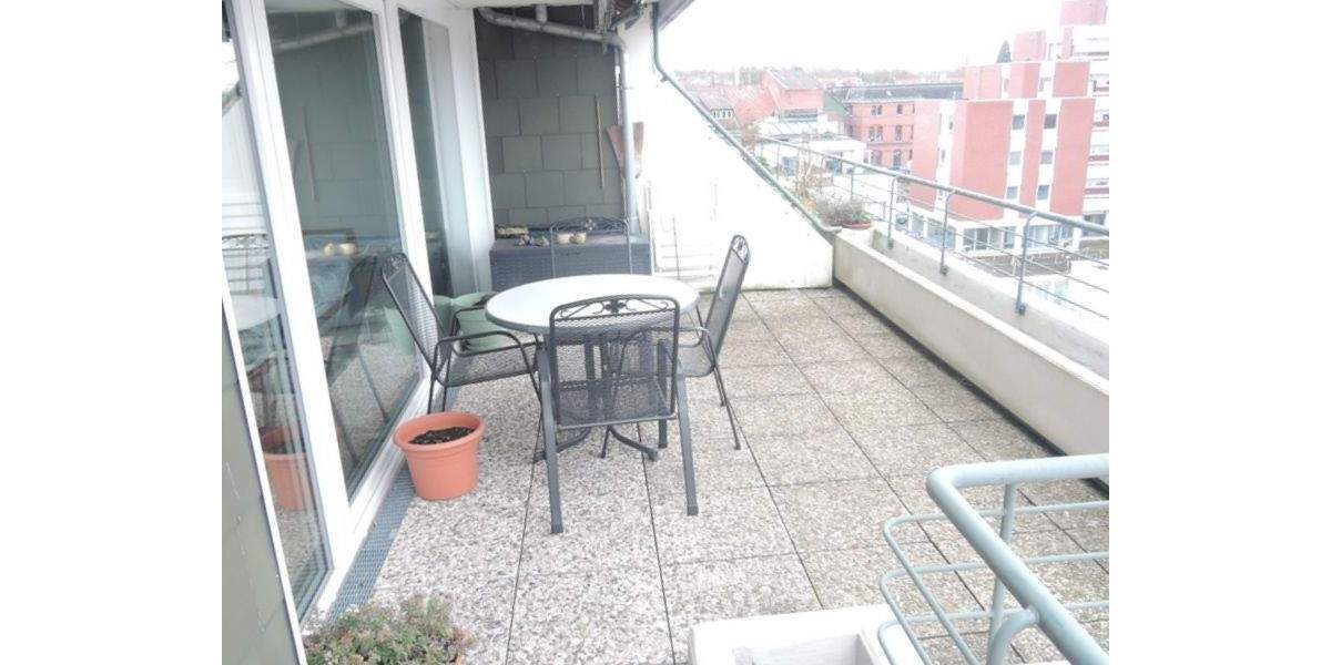 Helle, gepflegte und seniorengerechte Etagenwohnung mit Fahrstuhl und großer Dachterrasse direkt in der Innenstadt 3 zimmer