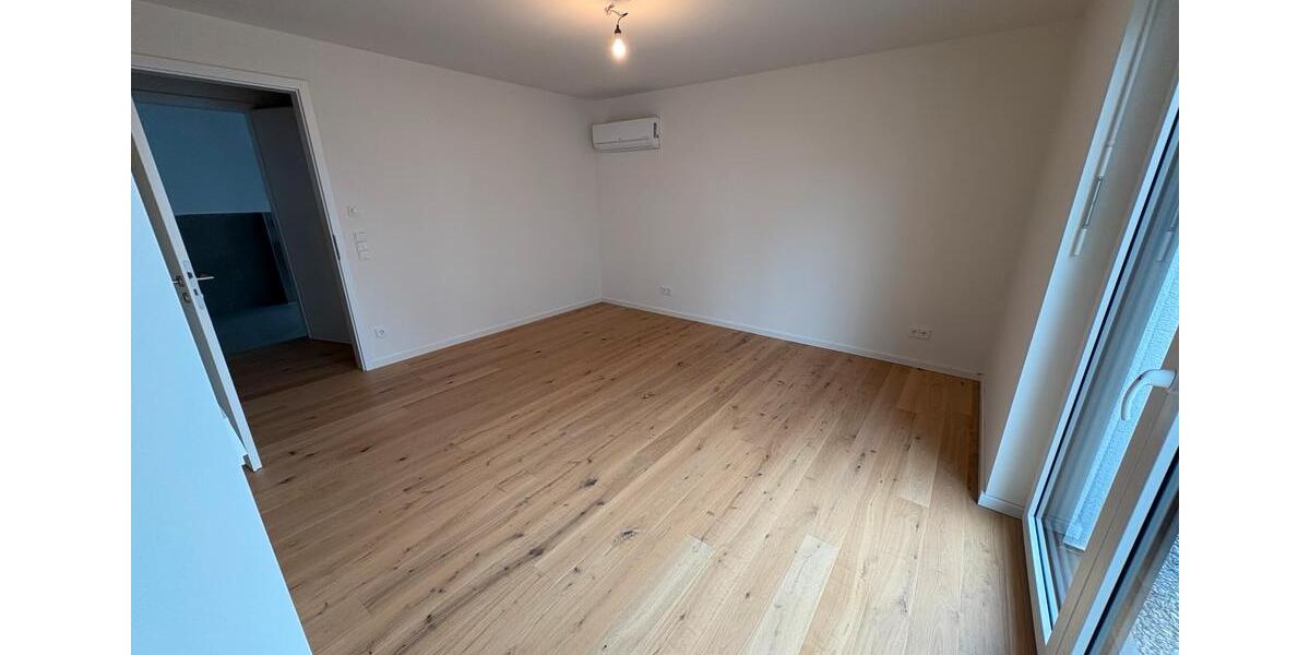 Erdgeschoßwohnung Hiddenhausen - 1 Zimmer, 119 m&sup2;, 1.834&euro; | Angebot:24818934