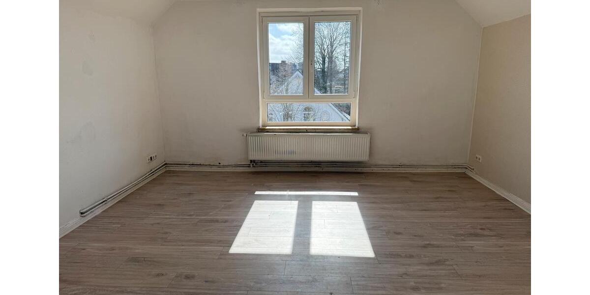 Dachgeschoßwohnung Schleswig - 3 Zimmer, 100 m&sup2;, 750&euro; | Angebot:25974186