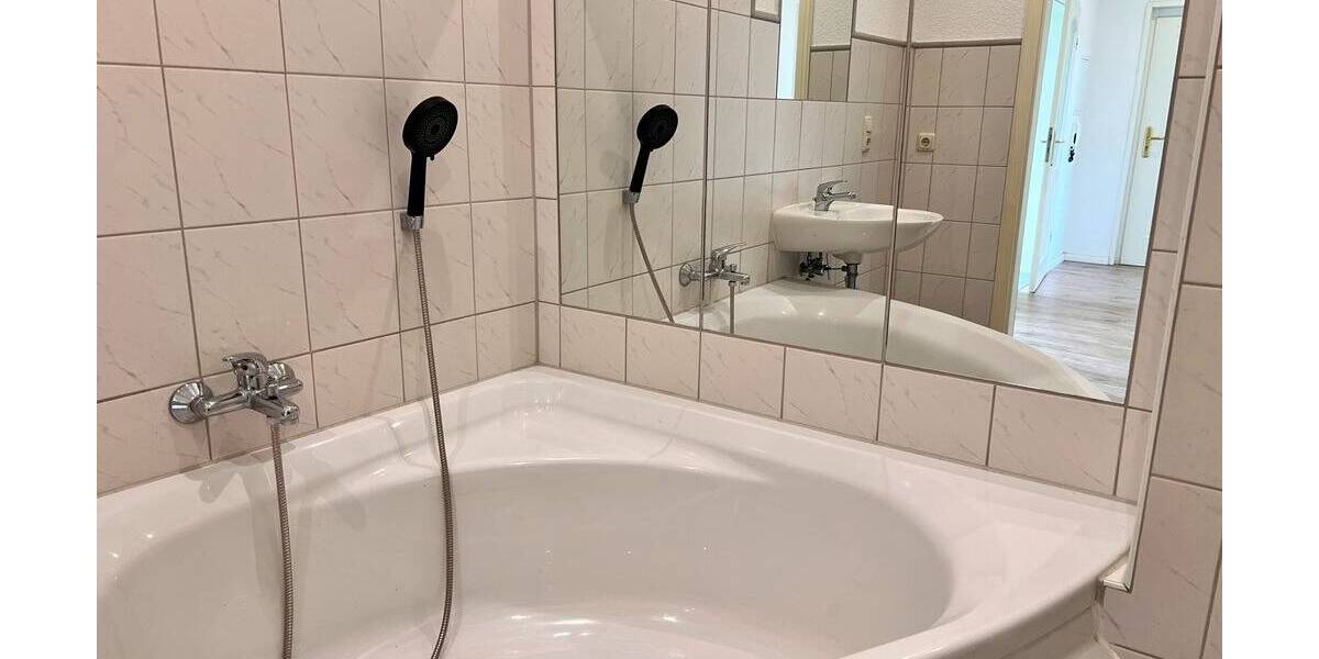 Etagenwohnung Reichenbach Friesen - 3 Zimmer, 62 m&sup2;, 300&euro; | Angebot:26015990