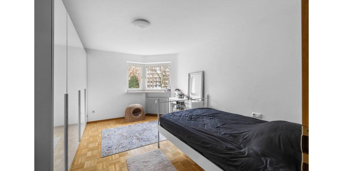 Gut geschnittene 2-ZKB mit EBK, Loggia und TG nahe City Galerie 2 zimmer