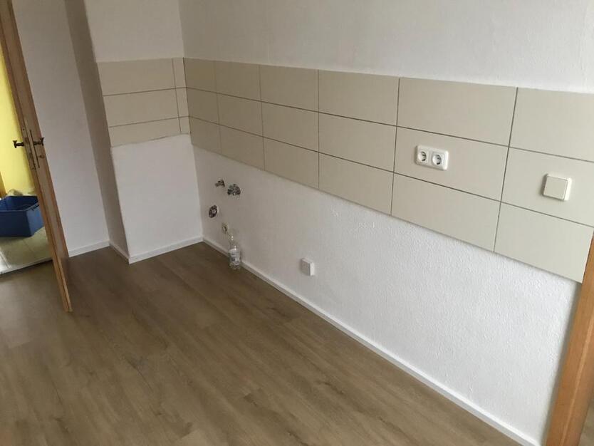 FamilienWohnung (4-Zimmer, Frankenberg Scheffelstr), neue Dusche