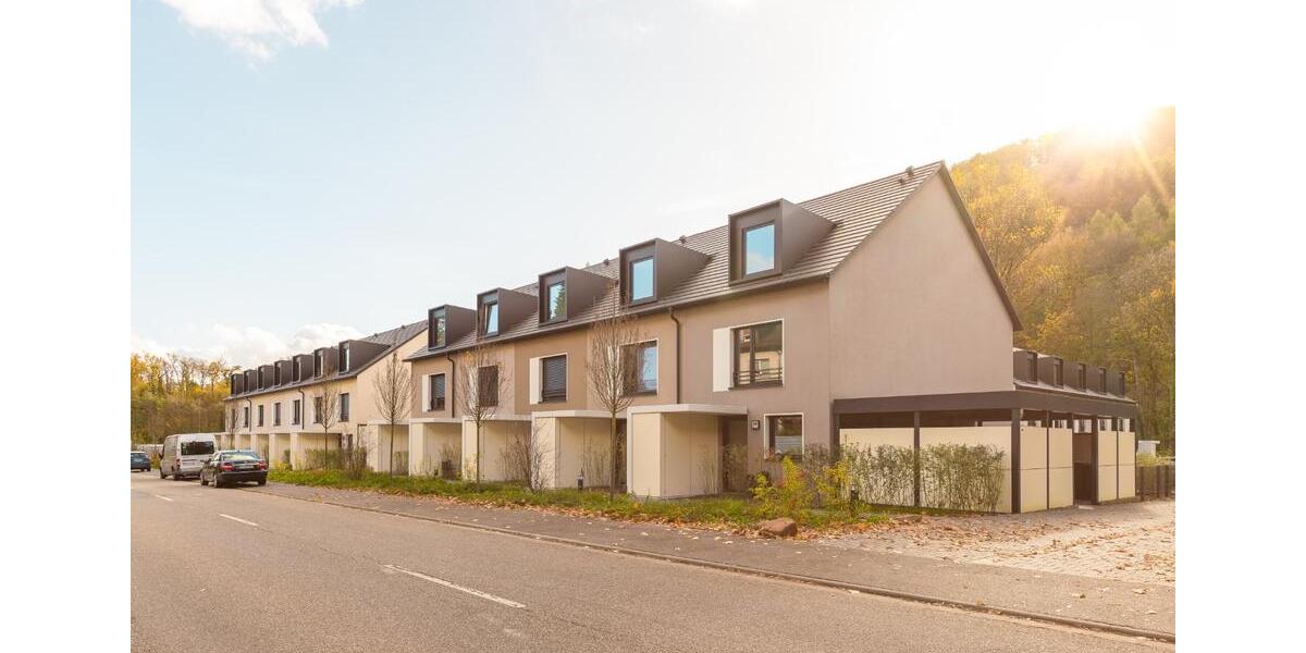 Modernes Familienhaus am Kanal – viel Platz & viel Grün 5 zimmer