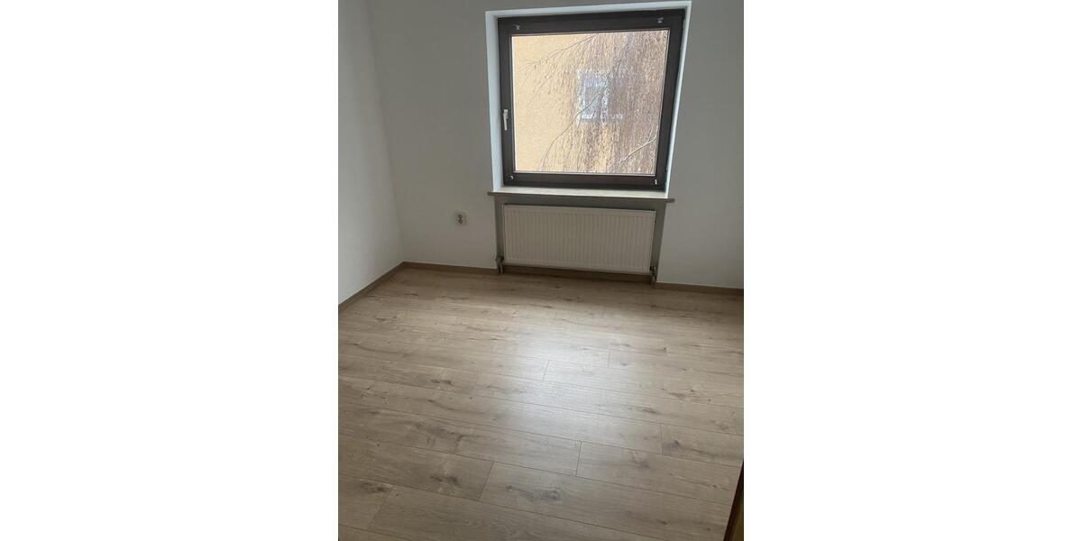 Dachgeschoßwohnung Marktredwitz - 3 Zimmer, 78 m&sup2;, 650&euro; | Angebot:24486593
