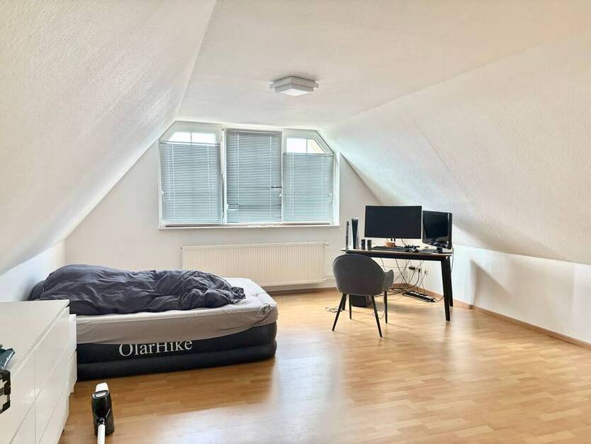 ANFRAGESTOP! 2-Zimmer Dachgeschoßwohnung mit Pantryküche