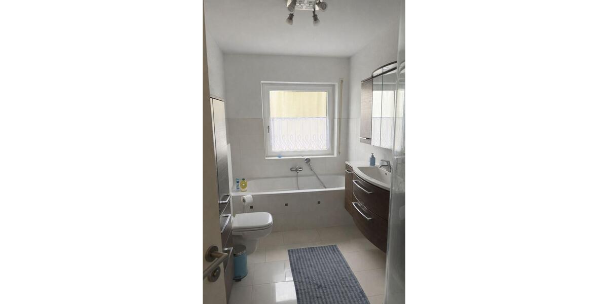 Hochparterre Baiersdorf - 3 Zimmer, 80 m&sup2;, 1.350&euro; | Angebot:25961696