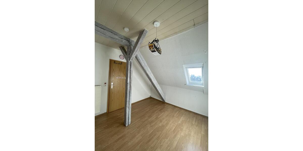 Dachgeschoßwohnung Herne - 9 Zimmer, 180 m&sup2;, 1.530&euro; | Angebot:26126975