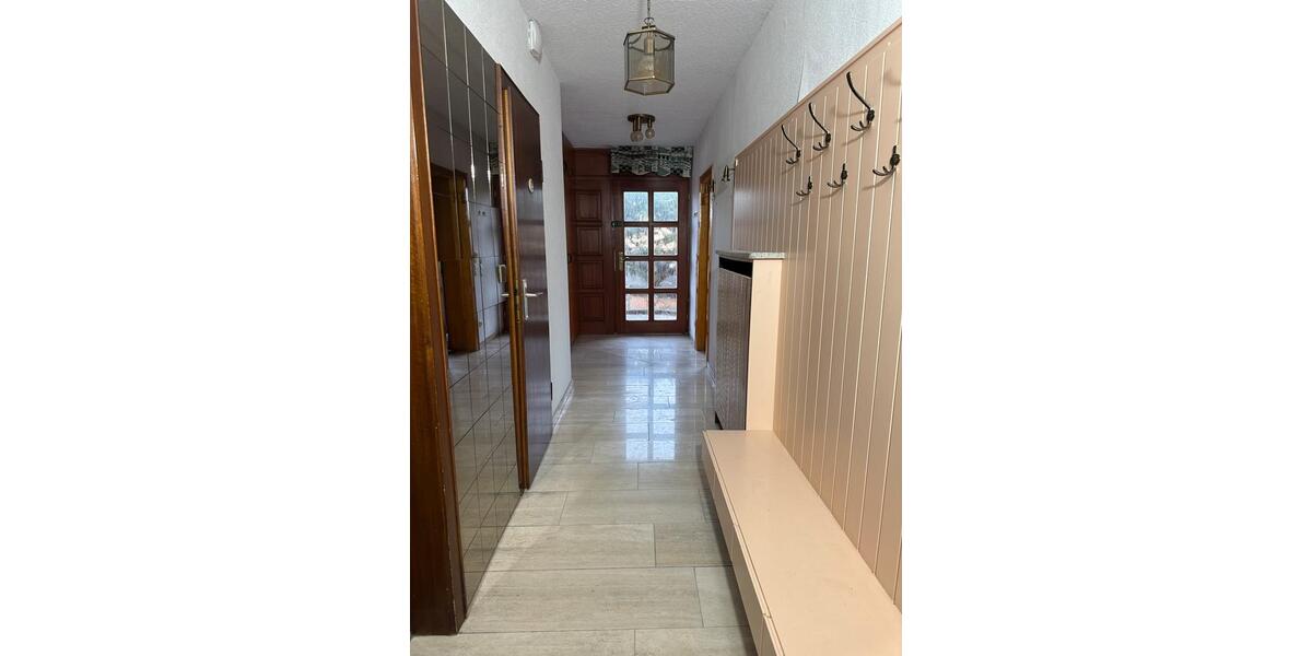 Etagenwohnung Meinersen - 5 Zimmer, 150 m&sup2;, 1.500&euro; | Angebot:26126292