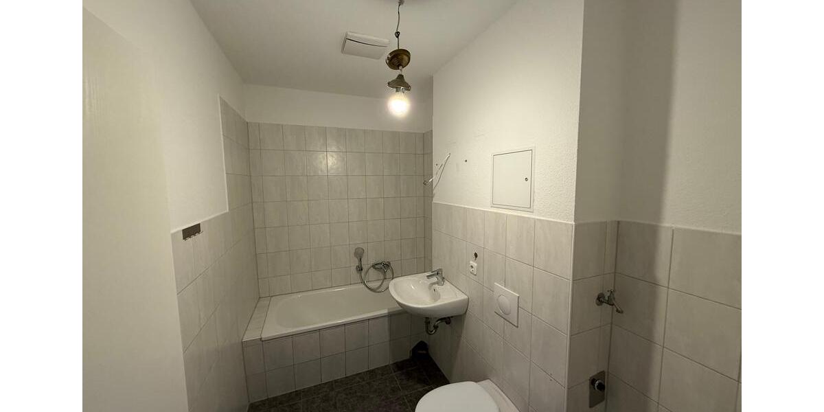 Wunderschöne 4-Raum-DG-Wohnung mit Balkon in Greiz direkt im Stadtzentrum 4 zimmer