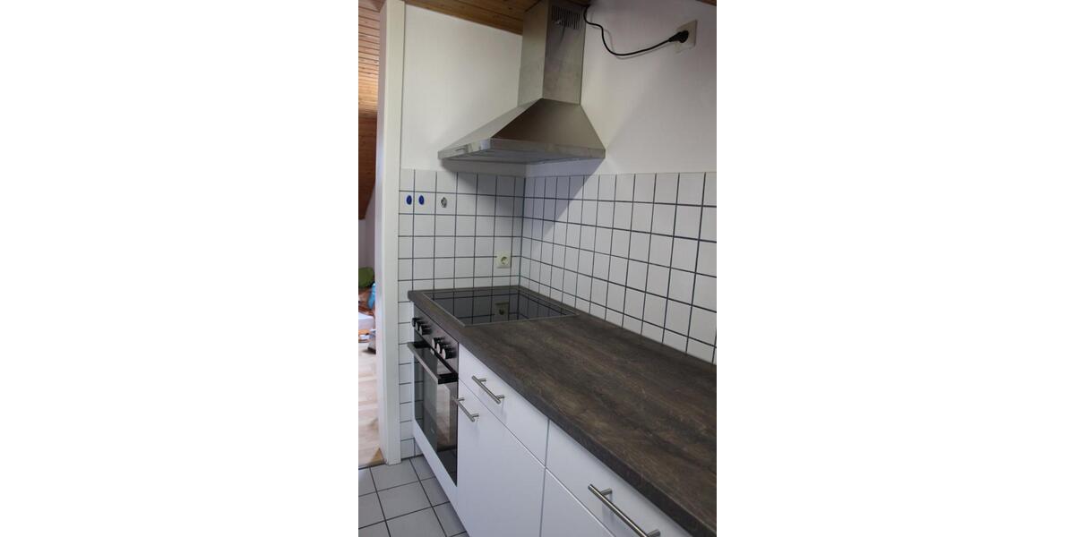 Dachgeschoßwohnung Lenningen - 1 Zimmer, 32 m&sup2;, 300&euro; | Angebot:24816021
