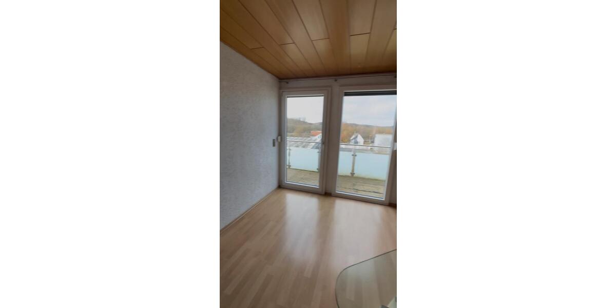 Dachgeschoßwohnung Ebersdorf bei Coburg - 5 Zimmer, 85 m&sup2;, 360&euro; | Angebot:23703572