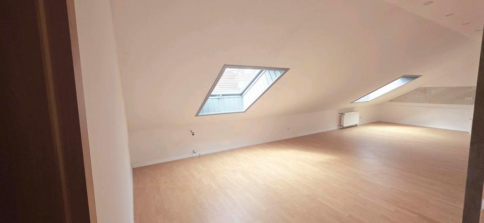 Dachgeschoßwohnung Saarbrücken Dudweiler - 1 Zimmer, 60 m&sup2;, 440&euro; | Angebot:26256159