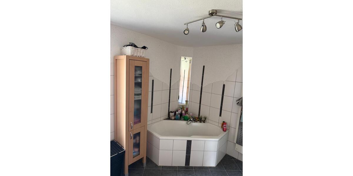 Etagenwohnung Hünfeld - 3.5 Zimmer, 124 m&sup2;, 950&euro; | Angebot:26578810