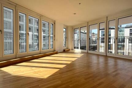Wohnung Stuttgart - 3 Zimmer, 122 m&sup2;, 2.157&euro; | Angebot:26069054