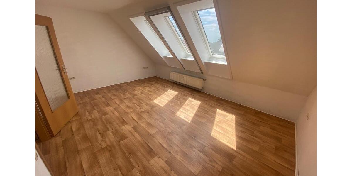 Dachgeschoßwohnung Stauchitz - 1 Zimmer, 31 m&sup2;, 200&euro; | Angebot:26351165