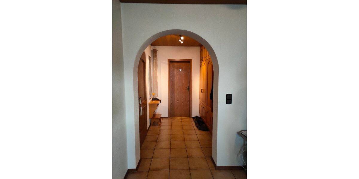 Etagenwohnung Holzheim - 5 Zimmer, 120 m&sup2;, 1.350&euro; | Angebot:26840382