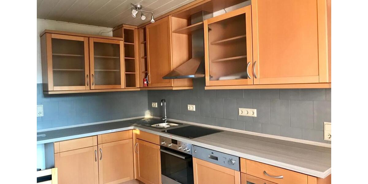 Großzügiges möbliertes Zimmer in WG 1 zimmer