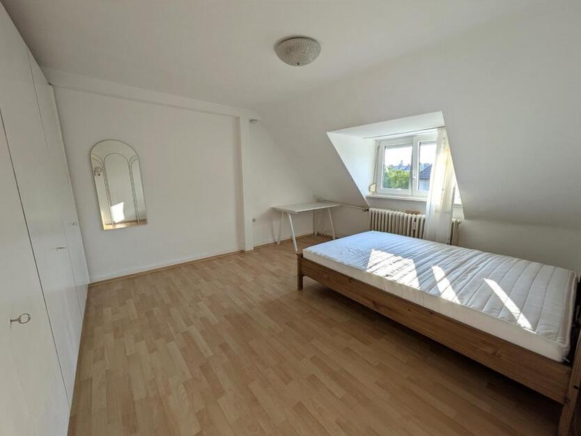 möbliertes WG-Zimmer in 4er WG in KA-Durlach, zentrale Lage