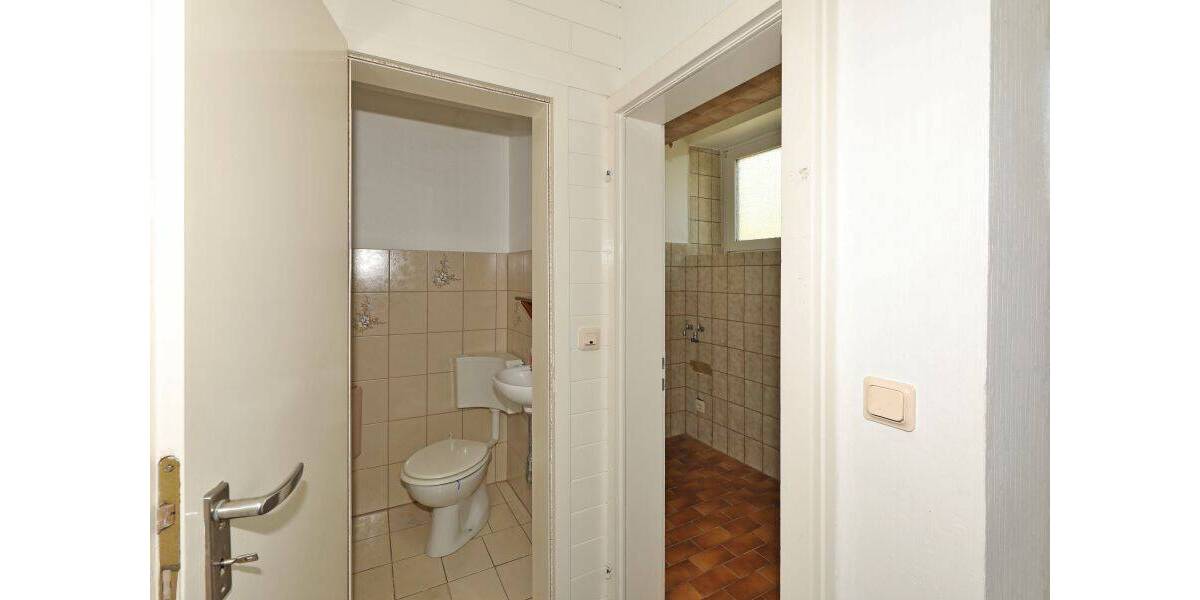 Gewerbeobjekt Wilhelmshaven Heppens - 4 Zimmer, 265 m&sup2;, 1.850&euro; | Angebot:26841470