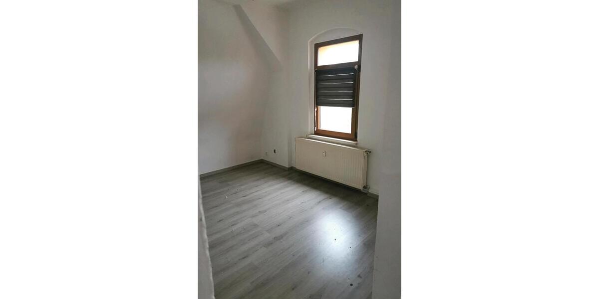 Dachgeschoßwohnung Hohenstein-Ernstthal Ernstthal - 2 Zimmer, 42 m&sup2;, 320&euro; | Angebot:26223315