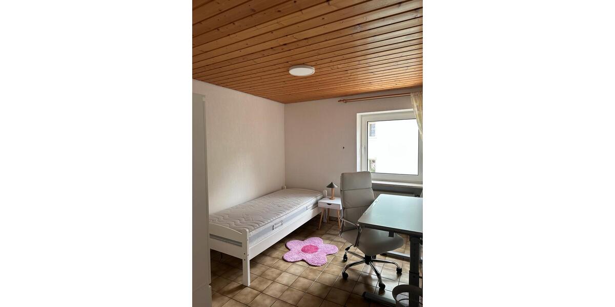 Wohnen auf Zeit Petersaurach - 6 Zimmer, 20 m&sup2;, 260&euro; | Angebot:26114775