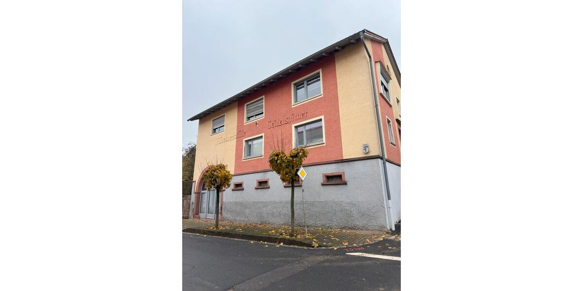 Einfamilienhaus mit Tenne und Garten nähe Würzburg 6 zimmer