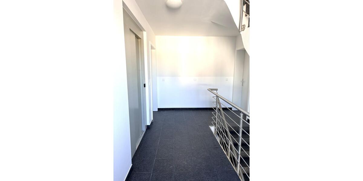 Etagenwohnung Sarstedt - 3 Zimmer, 94 m&sup2;, 1.300&euro; | Angebot:25805398