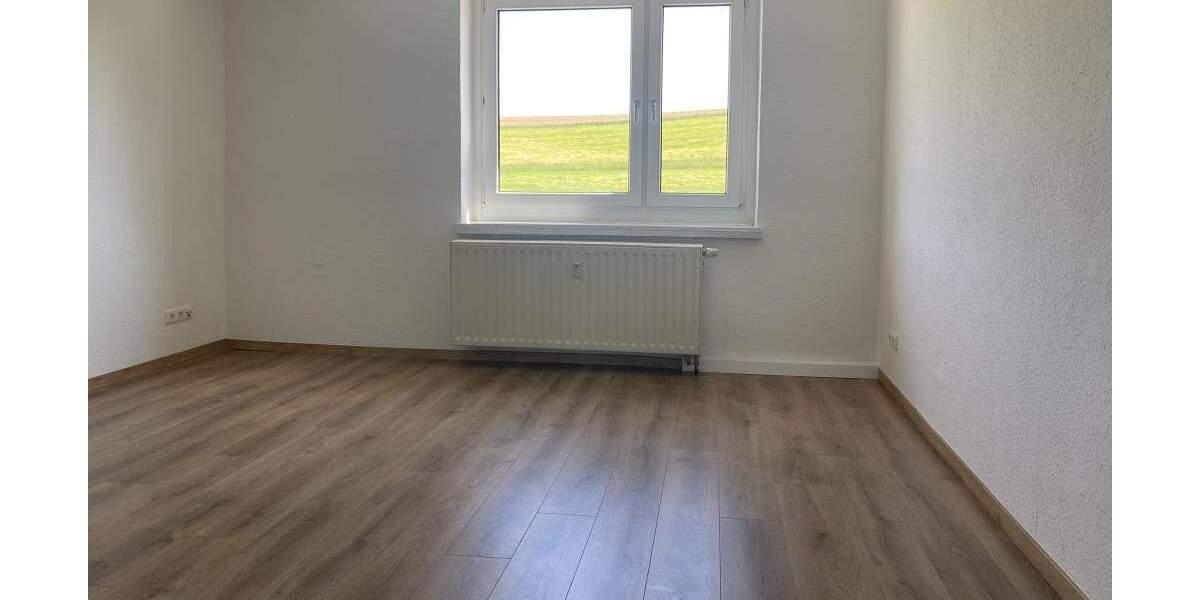 Himmlische Dachwohnung in herrlicher grüner und ländlicher Umgebung! 3 zimmer