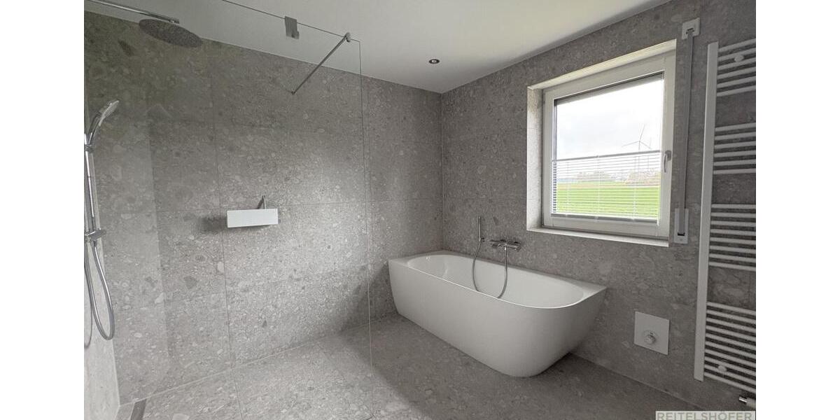 Erdgeschoßwohnung Wolframs-Eschenbach Eschenbach - 4 Zimmer, 130 m&sup2;, 1.200&euro; | Angebot:26645449