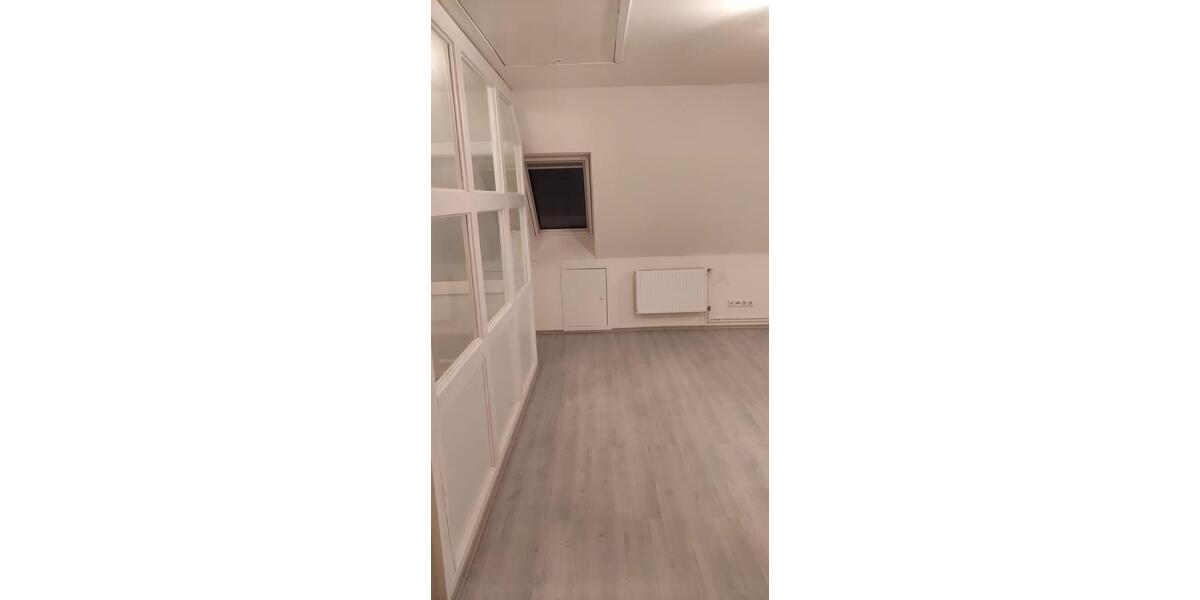 Dachgeschoßwohnung Wanna - 2.5 Zimmer, 65 m&sup2;, 700&euro; | Angebot:24950784
