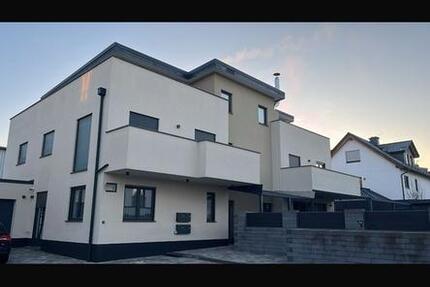 Haus Pohlheim - 3 Zimmer, 110 m&sup2;, 1.490&euro; | Angebot:25973723