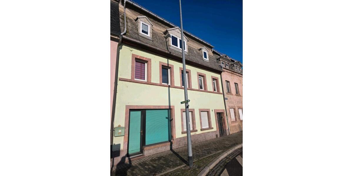 Etagenwohnung Rochlitz - 7 Zimmer, 160 m&sup2;, 800&euro; | Angebot:24604076