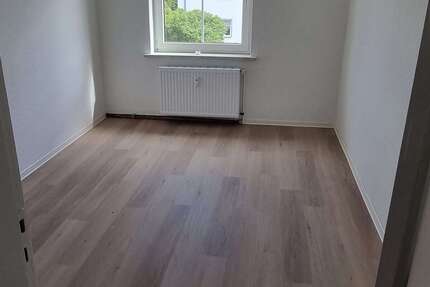 Wohnung Pasewalk - 3 Zimmer, 71 m&sup2;, 497&euro; | Angebot:27378859
