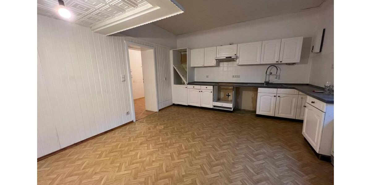 Erdgeschoßwohnung Fulda Aschenberg - 5 Zimmer, 160 m&sup2;, 1.275&euro; | Angebot:25378028