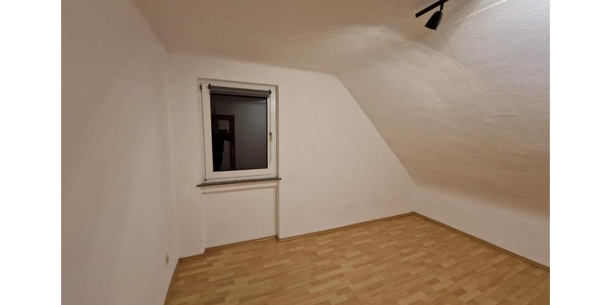 Dachgeschoßwohnung Zweibrücken - 2 Zimmer, 46 m&sup2;, 330&euro; | Angebot:25648996
