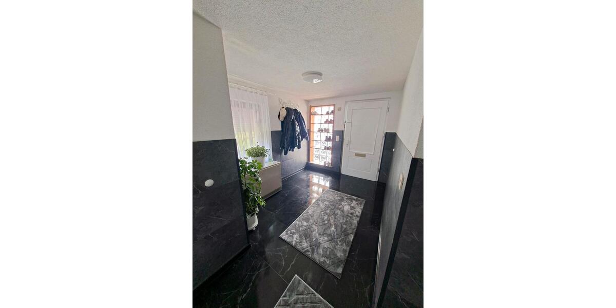 Etagenwohnung Helsa - 6 Zimmer, 102 m&sup2;, 1.000&euro; | Angebot:24730510