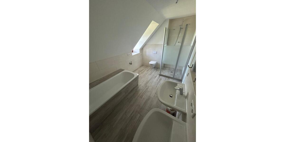 Etagenwohnung Arnsdorf - 3 Zimmer, 94 m&sup2;, 900&euro; | Angebot:21382285