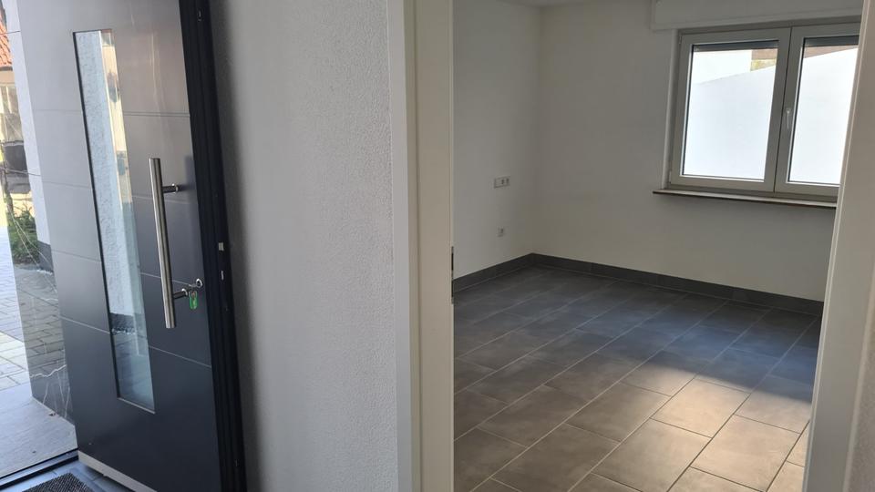 Erdgeschoßwohnung Trossingen - 4.5 Zimmer, 100 m&sup2;, 1.090&euro; | Angebot:24641629