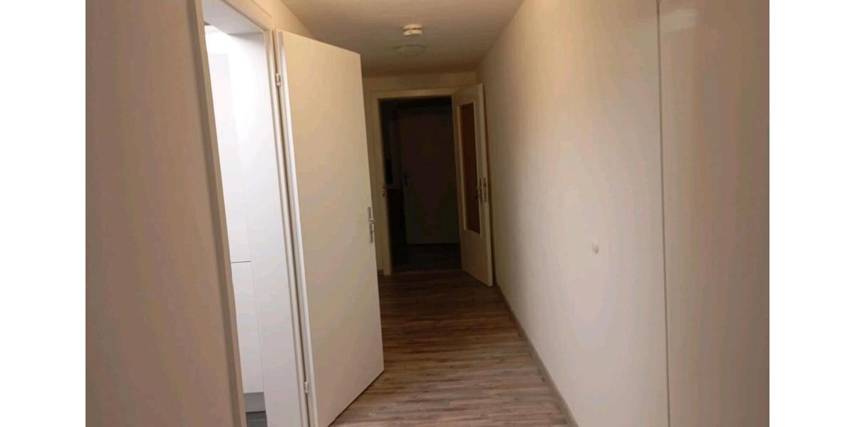 Dachgeschoßwohnung Hameln Kernstadt - 3 Zimmer, 65 m&sup2;, 490&euro; | Angebot:26588544